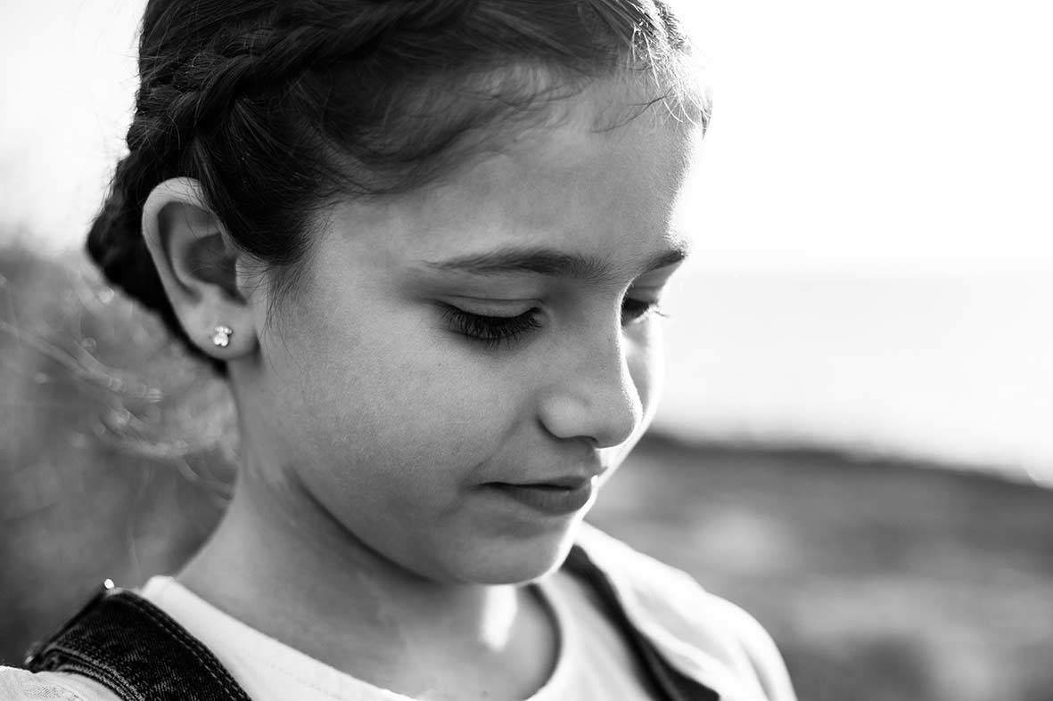fotografo de niño mallorca inma del valle estudio blanco y negro