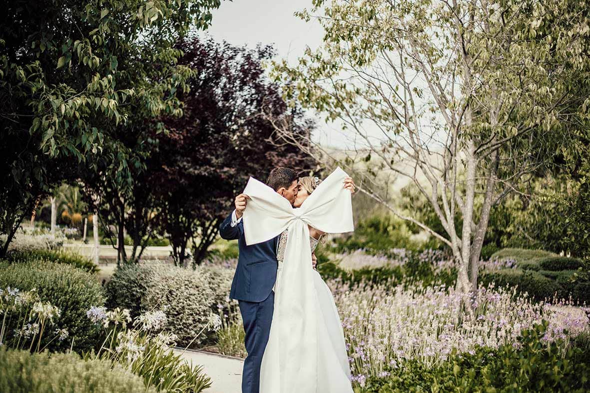 postwedding session in mallorca lace