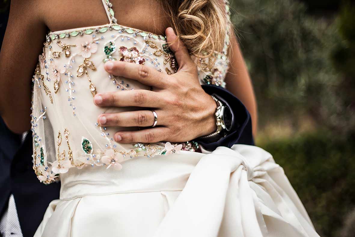 postwedding session in mallorca detail