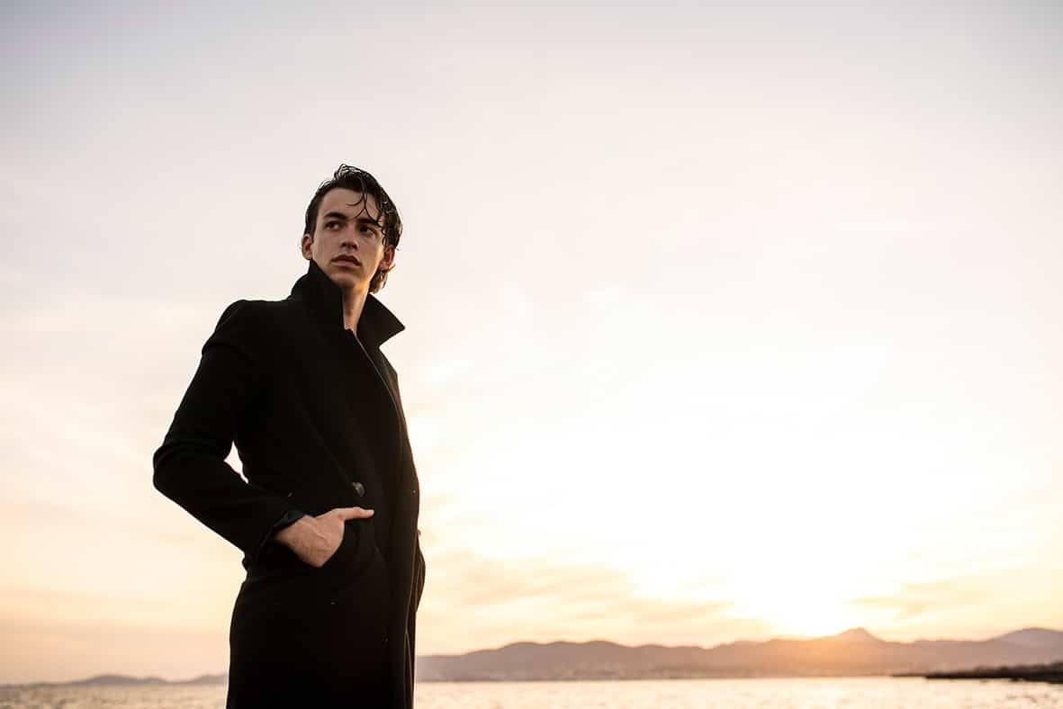 "ALT"editorial de moda masculina puesta de sol"