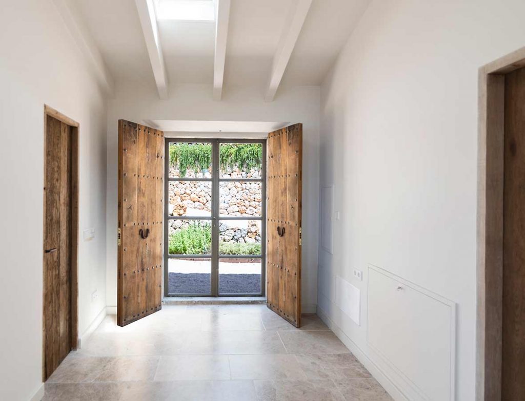 "ALT"architectural and interior design photographer in mallorca door".