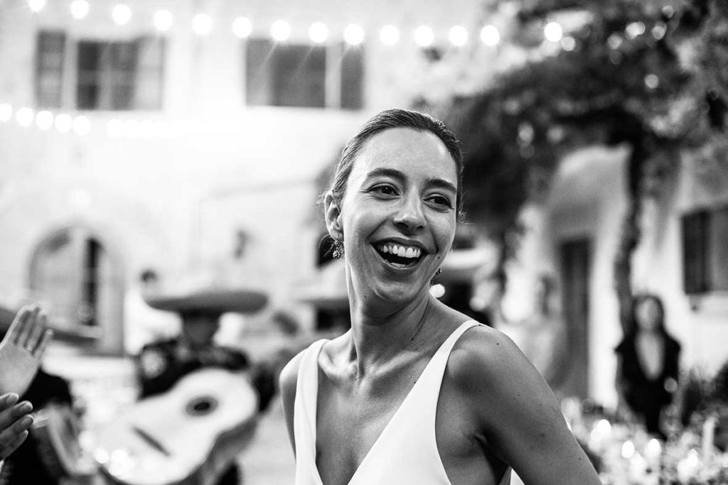 "ALT"fotógrafo de bodas en méxico novia sonriendo"