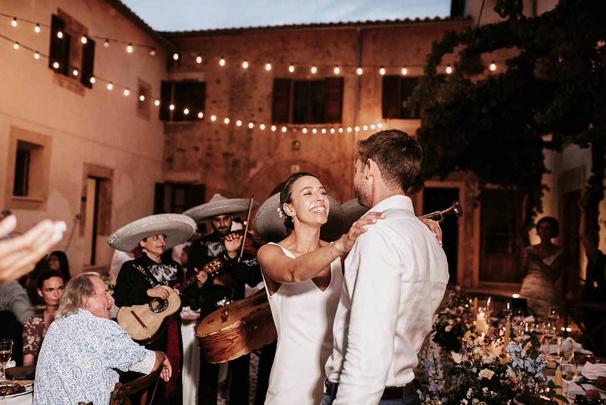 "ALT"fotógrafo de bodas en méxico pareja de novios"