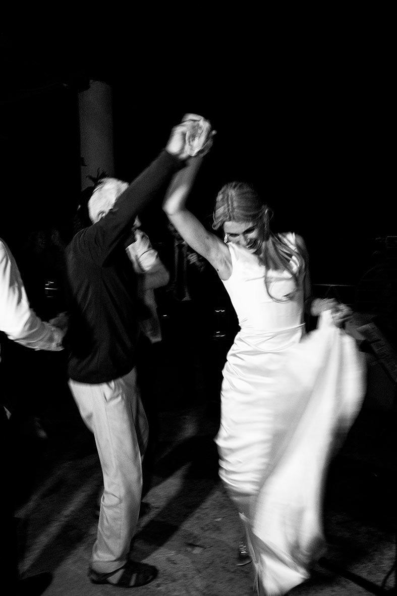 "ALT"fotógrafo de boda en Amalfi baile abuelo"