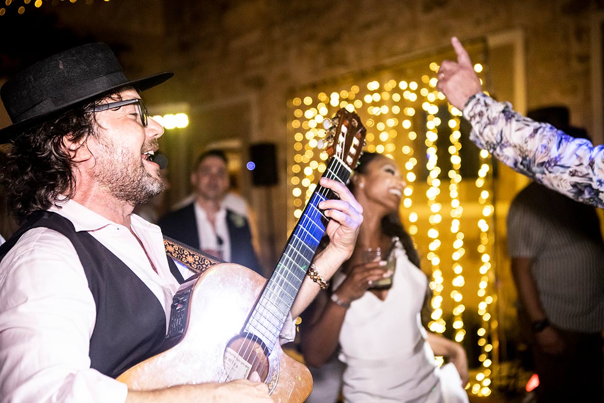 "ALT"boda de destino en Mallorca guitarra"