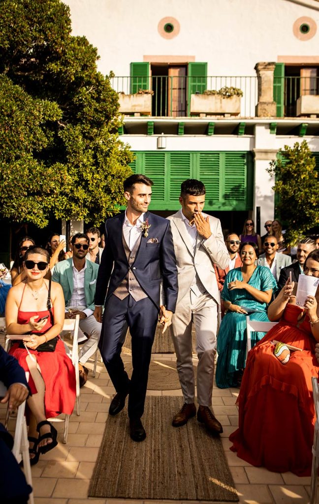 "ALT"fotografía de bodas Mallorca entrada pareja"