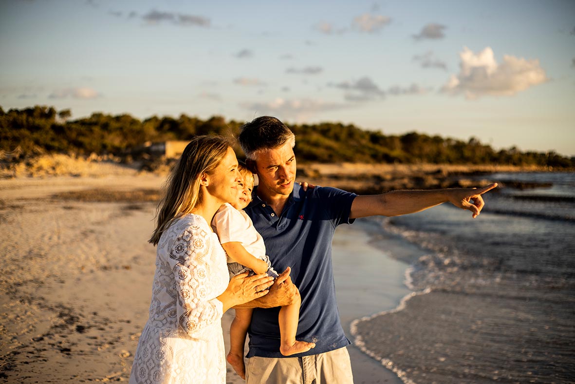 "ALT"fotógrafo de familias en Mallorca preciosa familia"