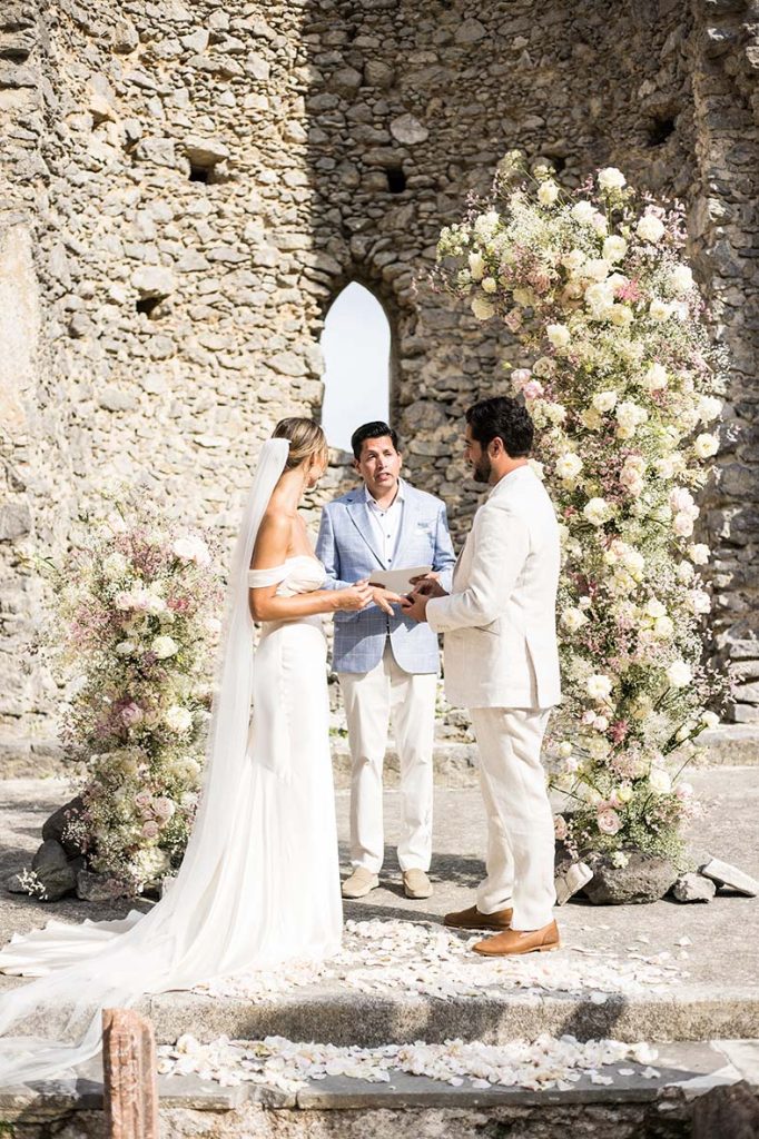 "ALT"boda en la costa amalfitana altar vistas juntos"