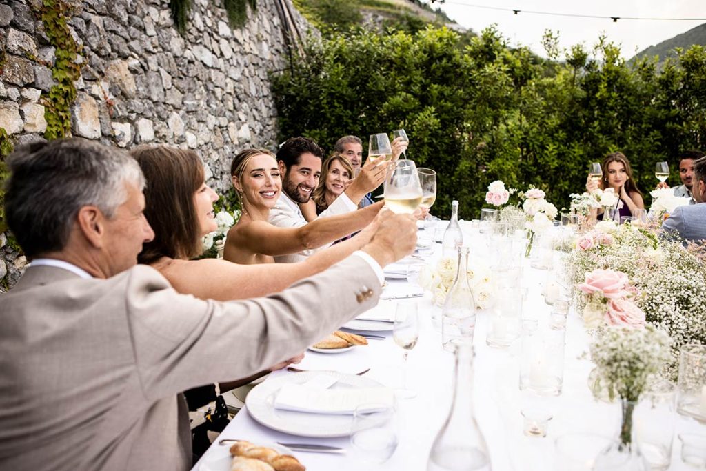"ALT"boda en la costa amalfitana brindis novios cena"