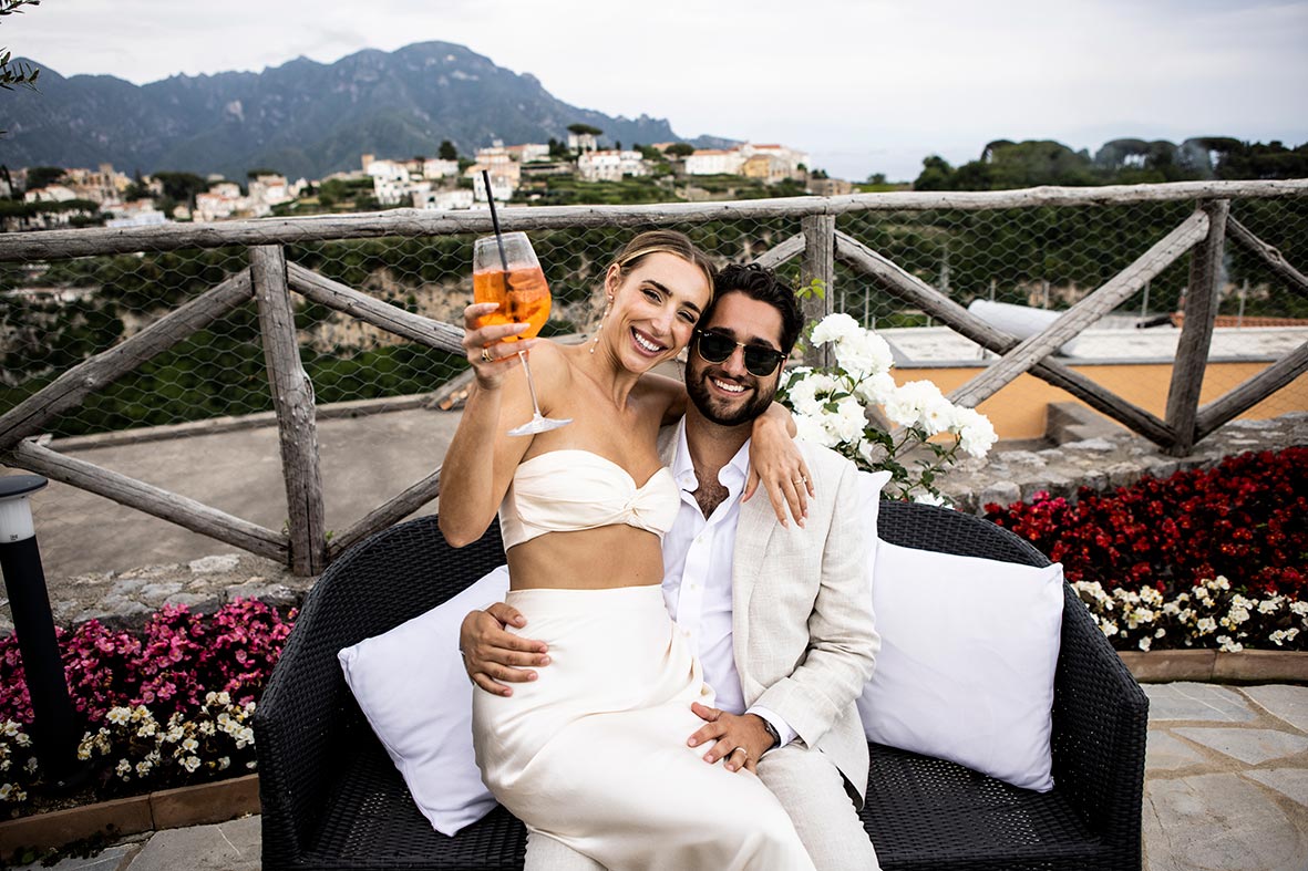 "ALT"boda en la costa amalfitana feliz pareja"