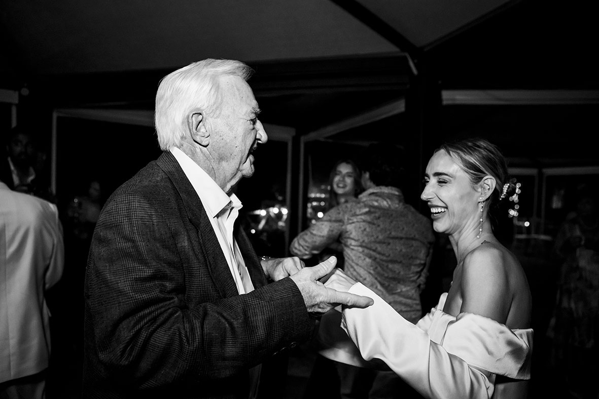 "ALT"boda en la costa amalfitana novia con abuelo"