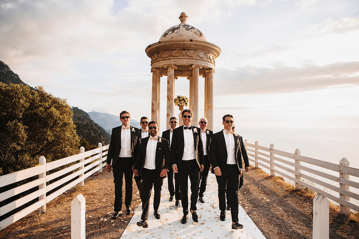 "ALT"boda en son marroig deia mallorca novio con groomsmen"