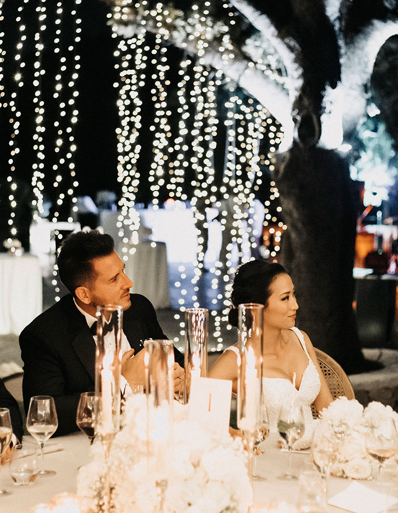 "ALT"boda coreana en finca comassema mallorca escuchando discursos"