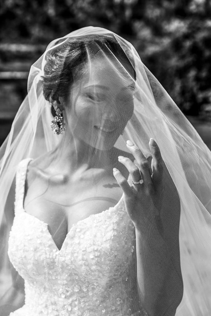 "ALT"boda coreana en finca comassema mallorca velo blanco y negro"