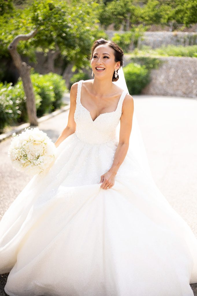 "ALT"boda coreana en finca comassema mallorca novia andando preparativos"