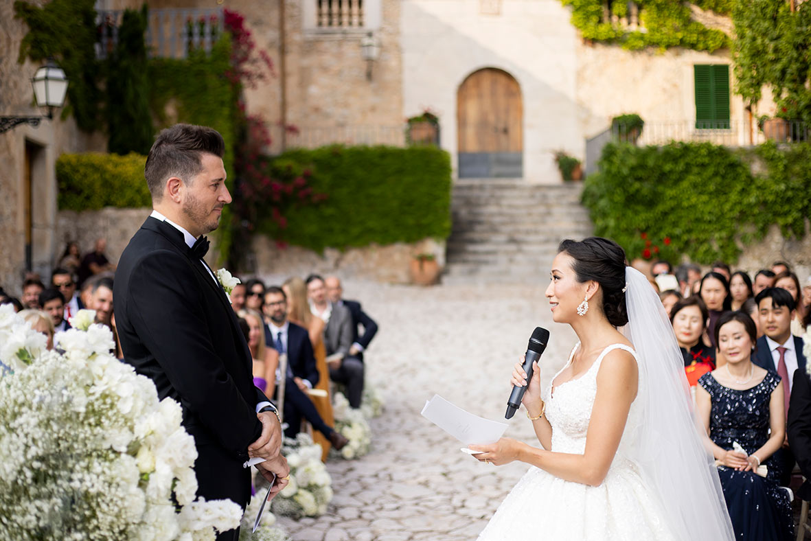 "ALT"boda coreana en finca comassema mallorca votos en ceremonia"