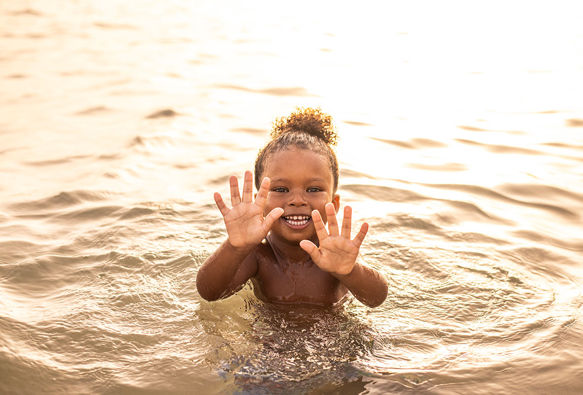 "ALT"fotografo para book a niños mallorca manos"