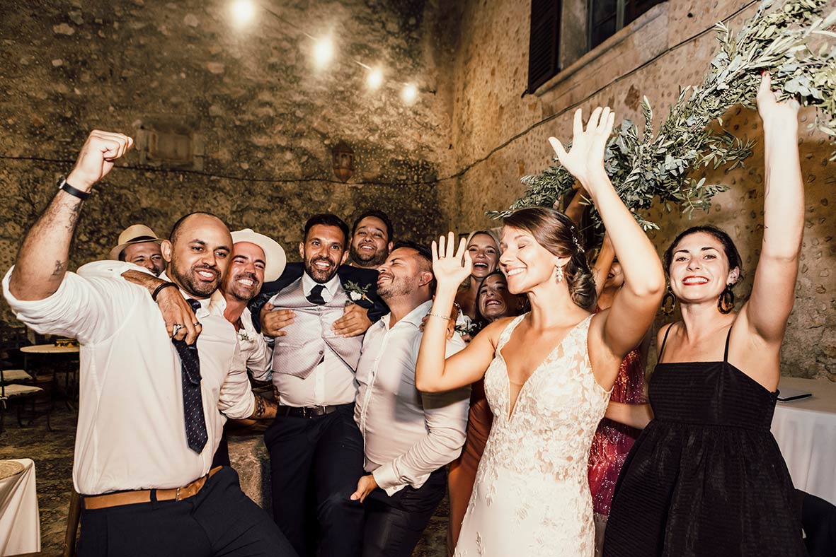 "ALT"boda mexicana en finca son maixella mallorca baile de mesas"