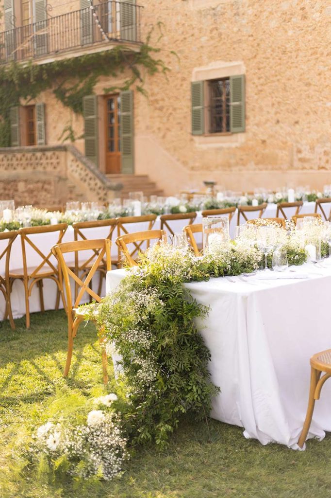 Decoración floral de boda de lujo en Finca Son Mir, Mallorca, capturada por la fotógrafa Inma del Valle