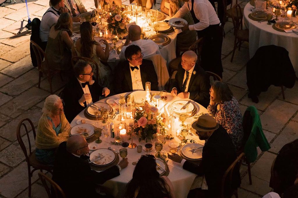 "alt"boda en finca las barracas mallorca mesas de noche"