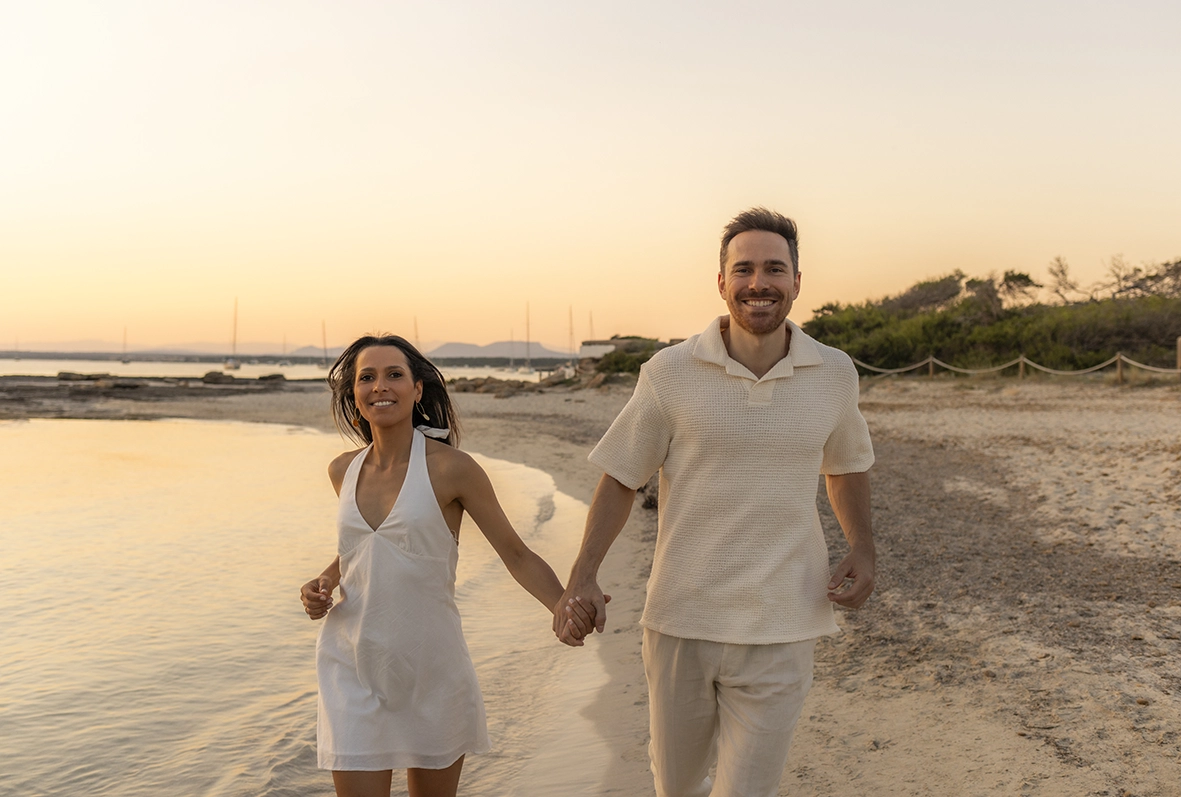 Sesión romántica de pareja en Mallorca hecha por la fotógrafa Inma del Valle a Anna y Pedro como preboda.