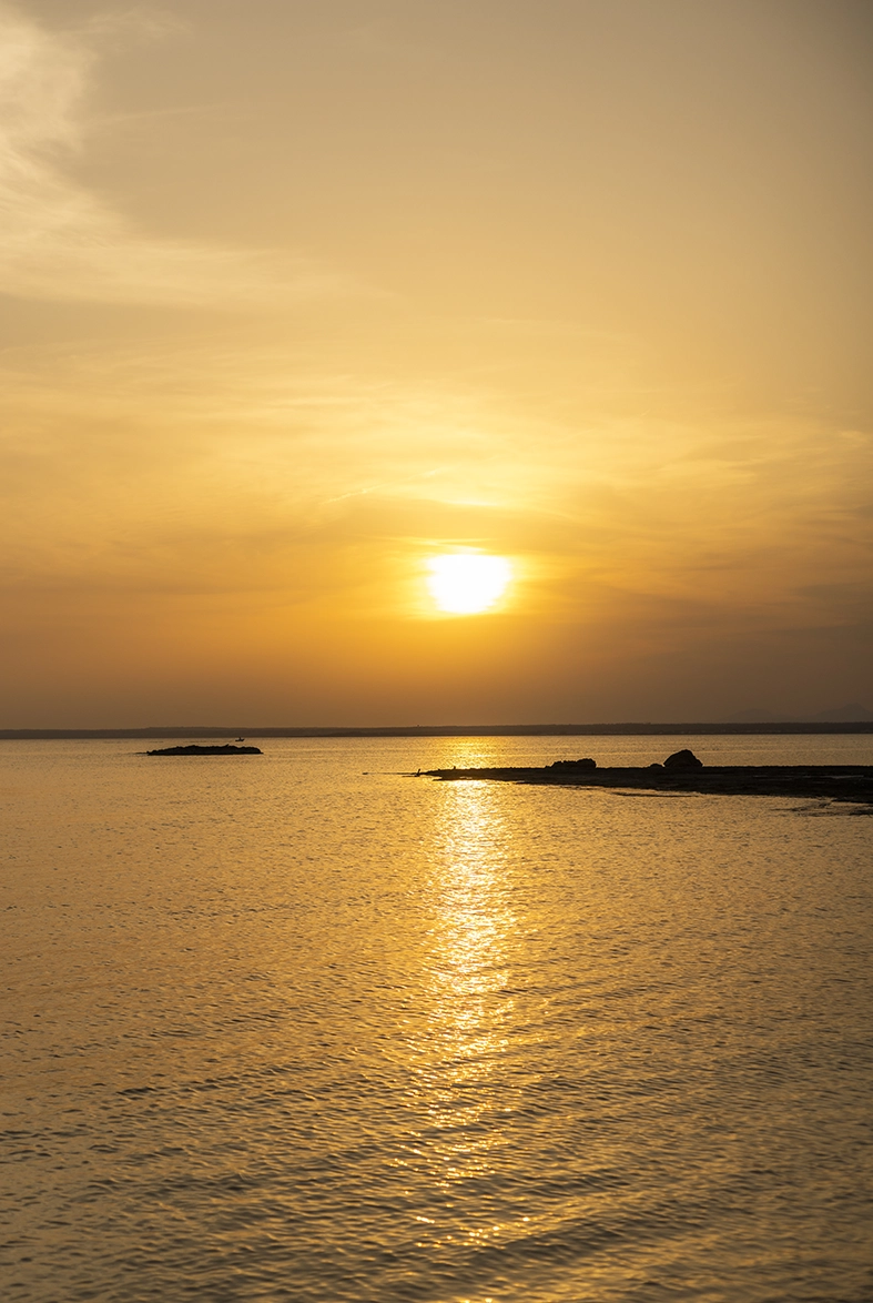 Atardecer en Mallorca capturado durante una sesión romántica de pareja con Inma del Valle.
