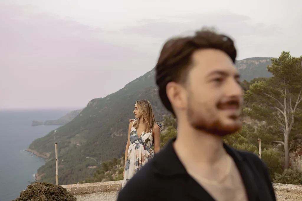 Creative portrait after proposal in Mallorca by Inma del Valle.