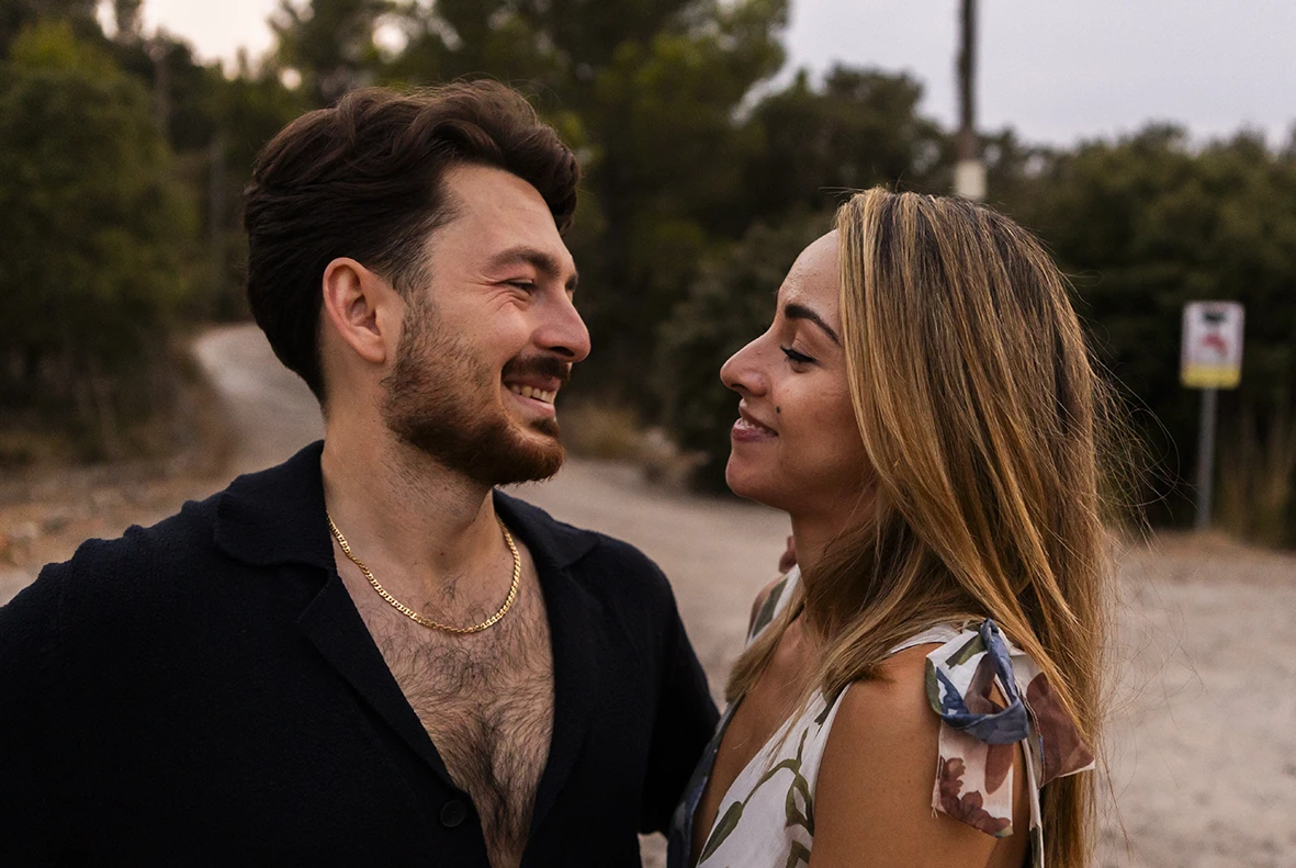 Loving gaze after proposal in Mallorca by Inma del Valle.
