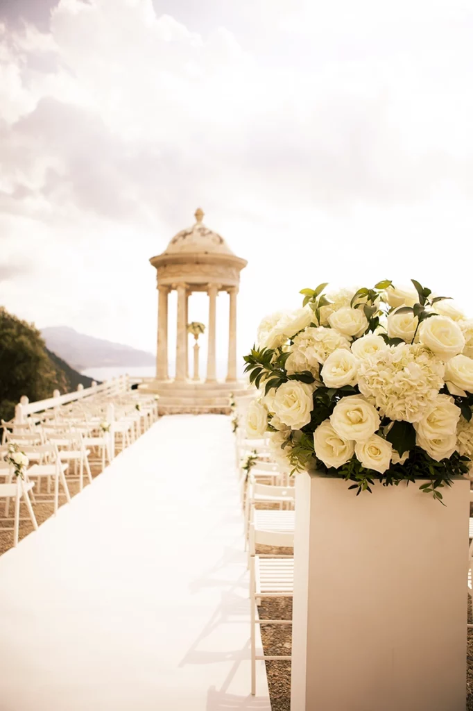 floral detail at wedding ceremony in Son Marroig Mallorca with temple in background